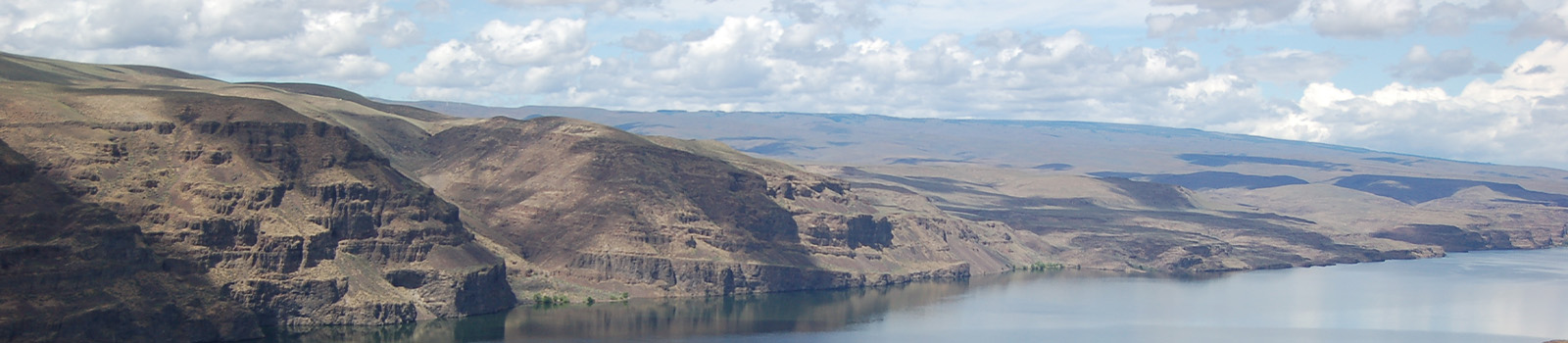 Landscape photo of the Columbia river
